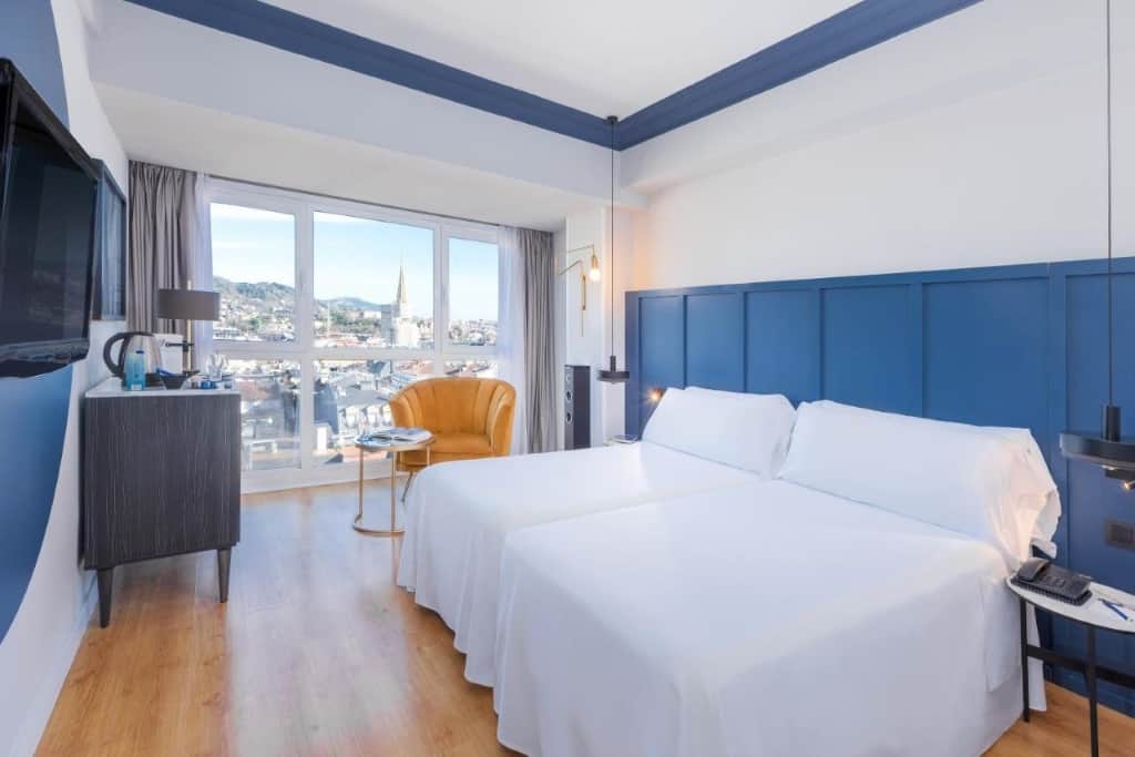 Hotel San Sebastián Orly Afiliado a Meliá – Céntrico - un alojamiento pet-friendly, moderno y espacioso a un paso de la playa